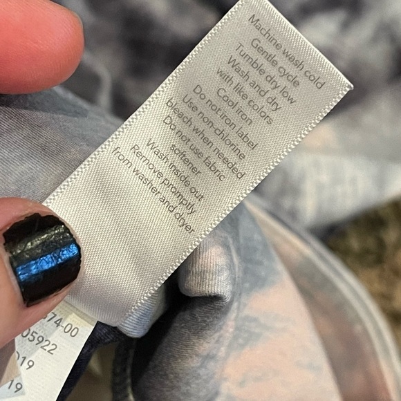 Athleta elation 7/8 pink black tie dye leggings - Picture 7 of 10